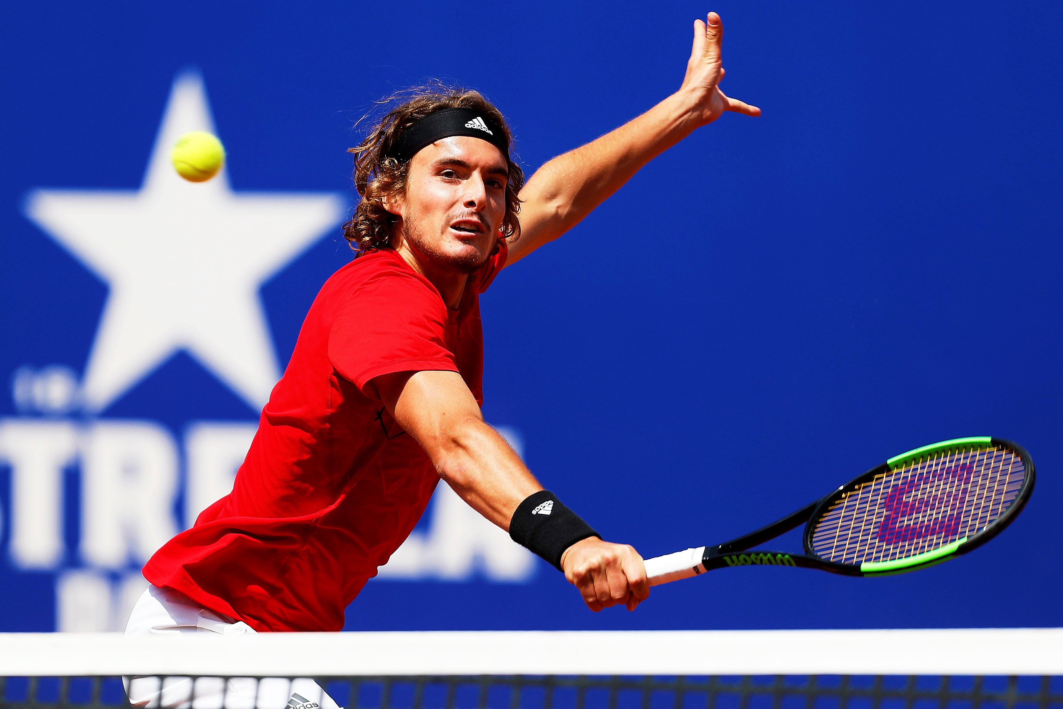 西班牙网球队轻取法国网球队，西西帕斯制霸全场的简单介绍