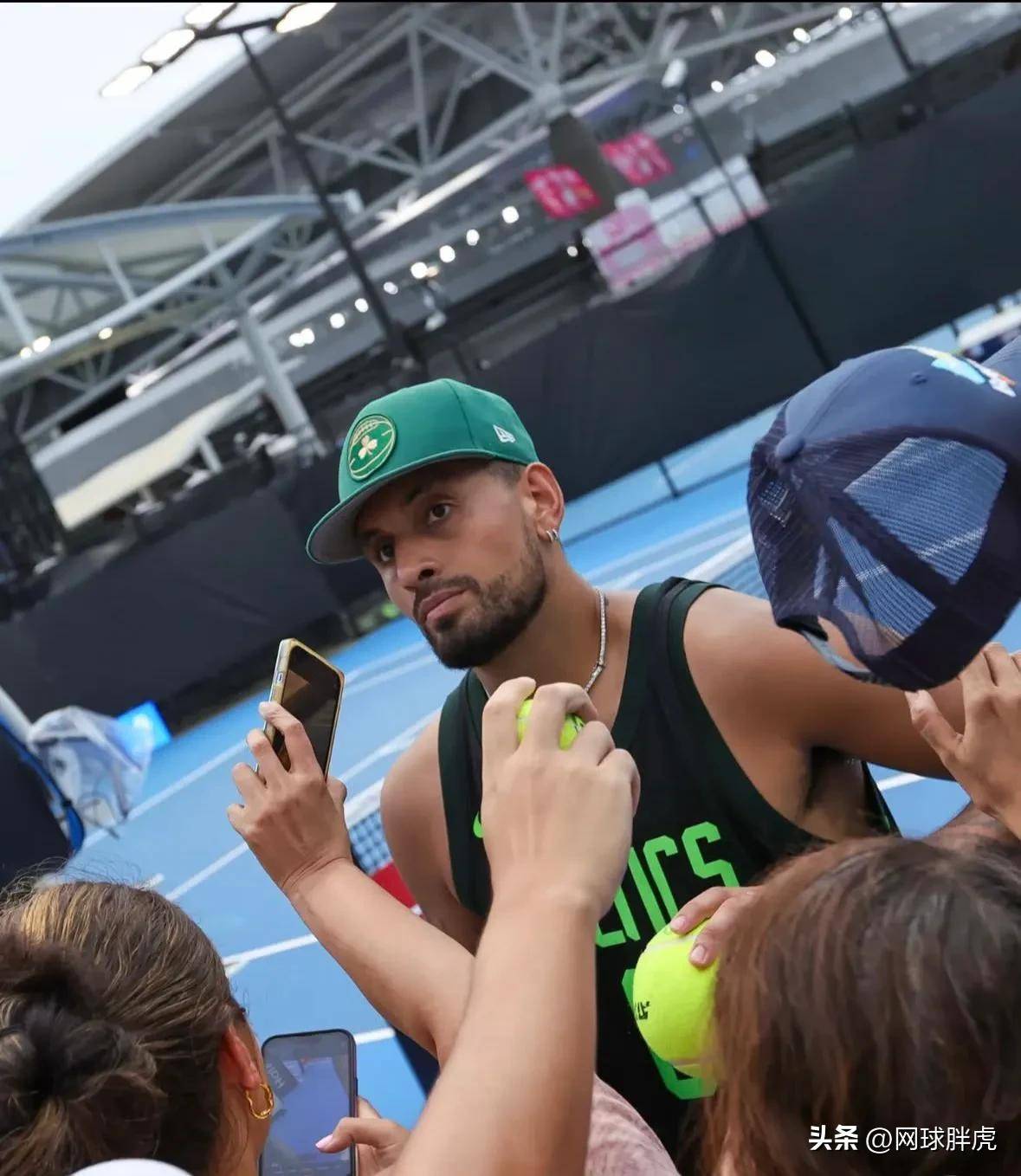 包含澳大利亚网球队爆冷西班牙网球队，克耶高斯高光表现的词条