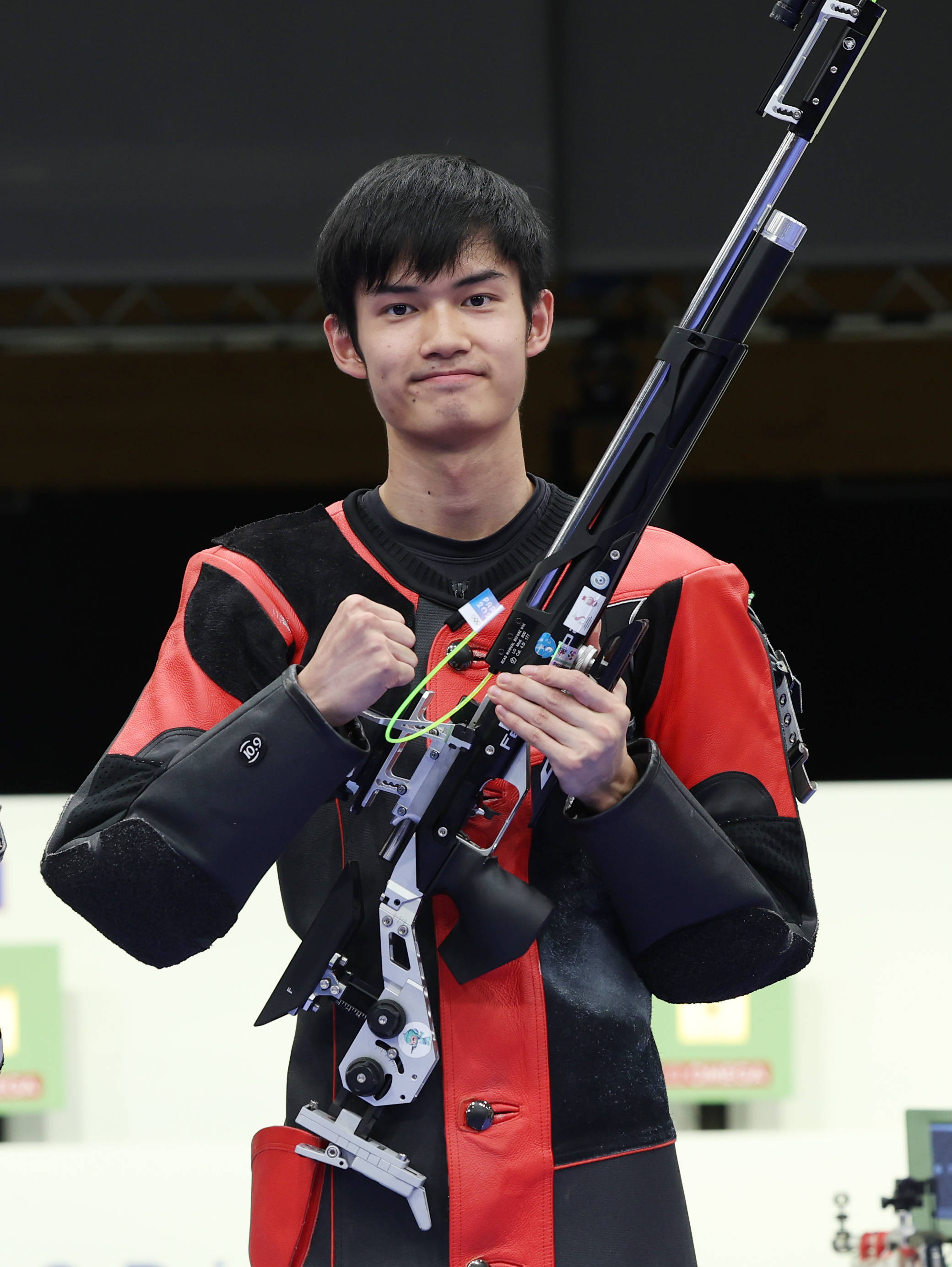 新加坡射击选手夺得男子米步枪冠军