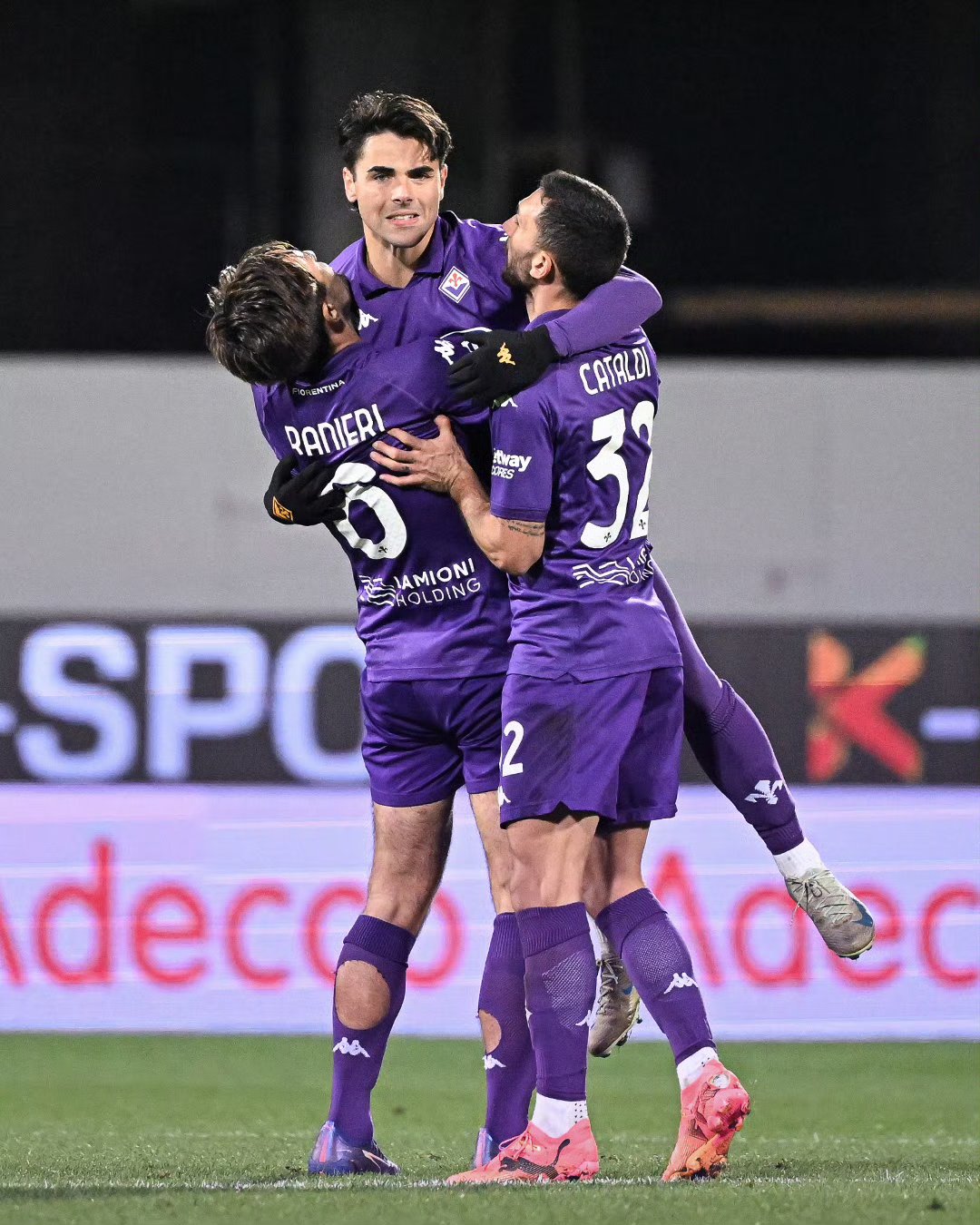 佛罗伦萨客场取胜,豪取连胜 佛罗伦萨客场取胜,豪取连胜