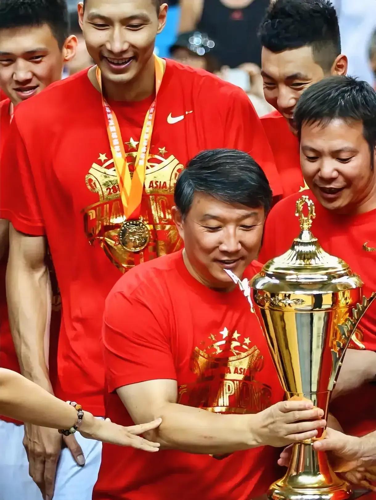 中国篮球联赛火热开场,赛场上百战百胜 中国篮球联赛火热开场,赛场上百战百胜