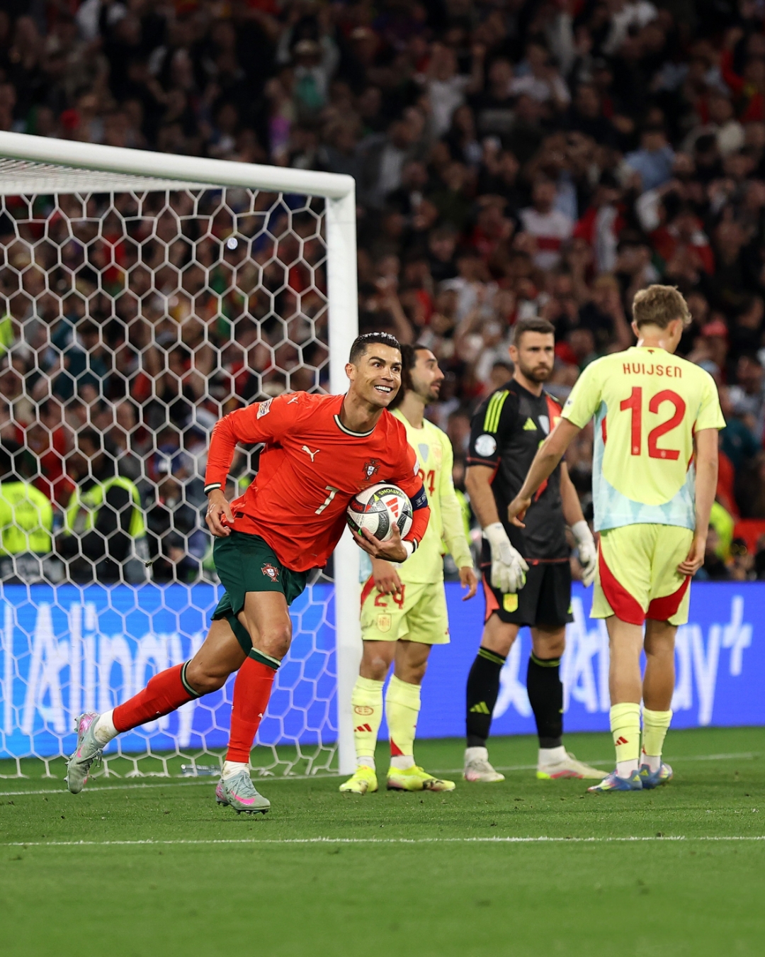 欧洲豪强联手晋级，荷兰国家队争冠路不可阻挡的简单介绍