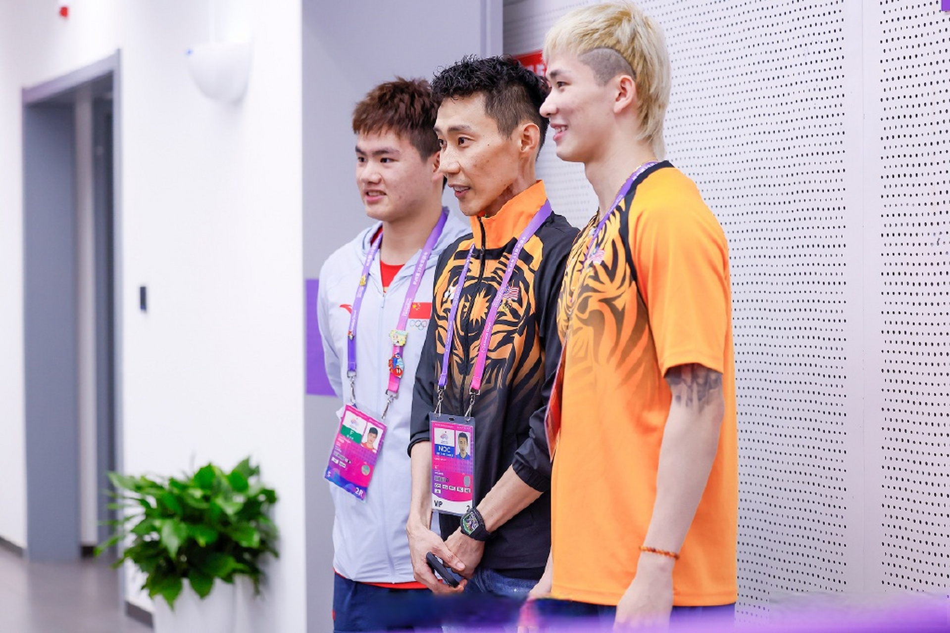 包含中国羽毛球队强势泰国羽毛球队，李宗伟三分雨点燃全场的词条