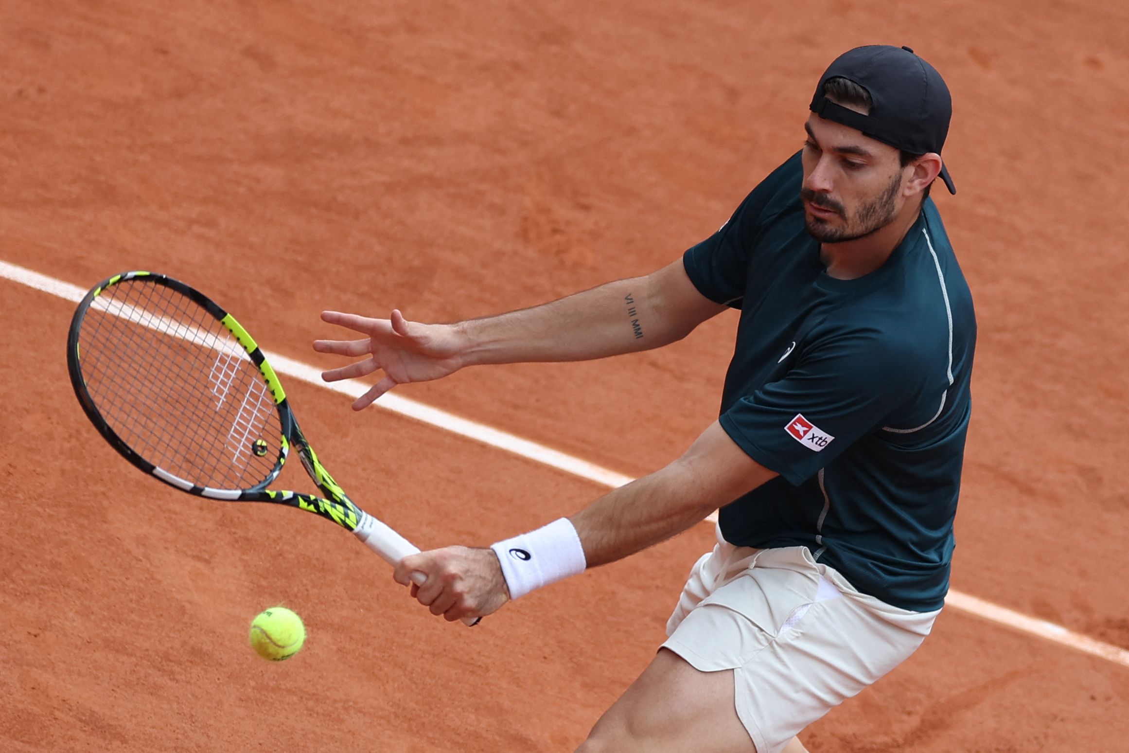 包含澳网翻盘法网，阿尔卡拉斯统治全场的词条
