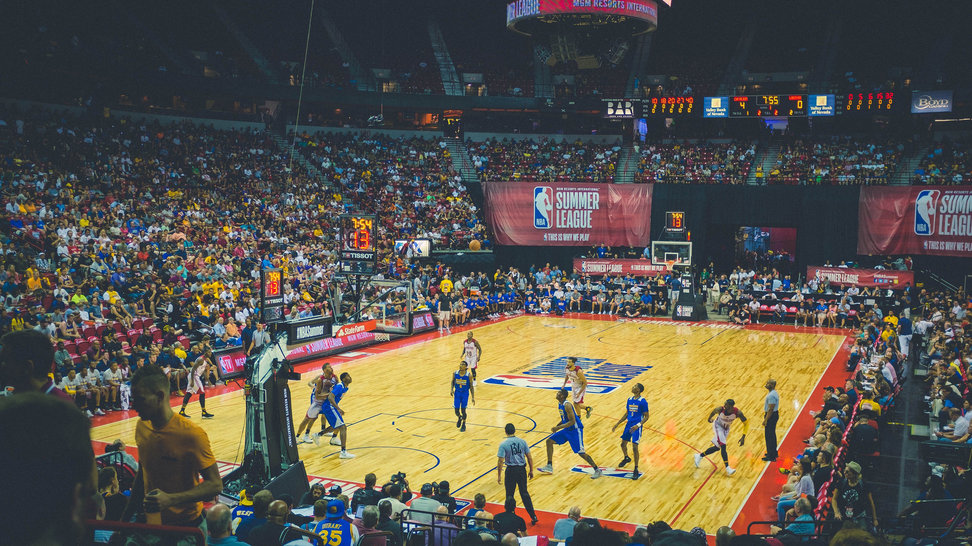 从CBA到世界杯，福克斯的跨越与爵士争冠战的启示